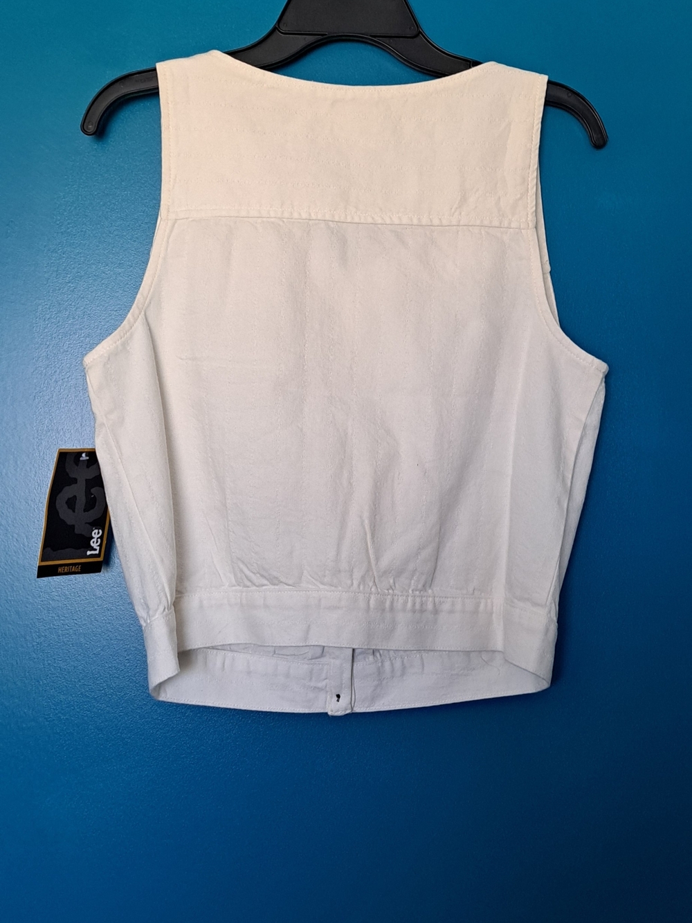 Lee White Sleeveless Button-Front Tank Top - Picture 4 of 4